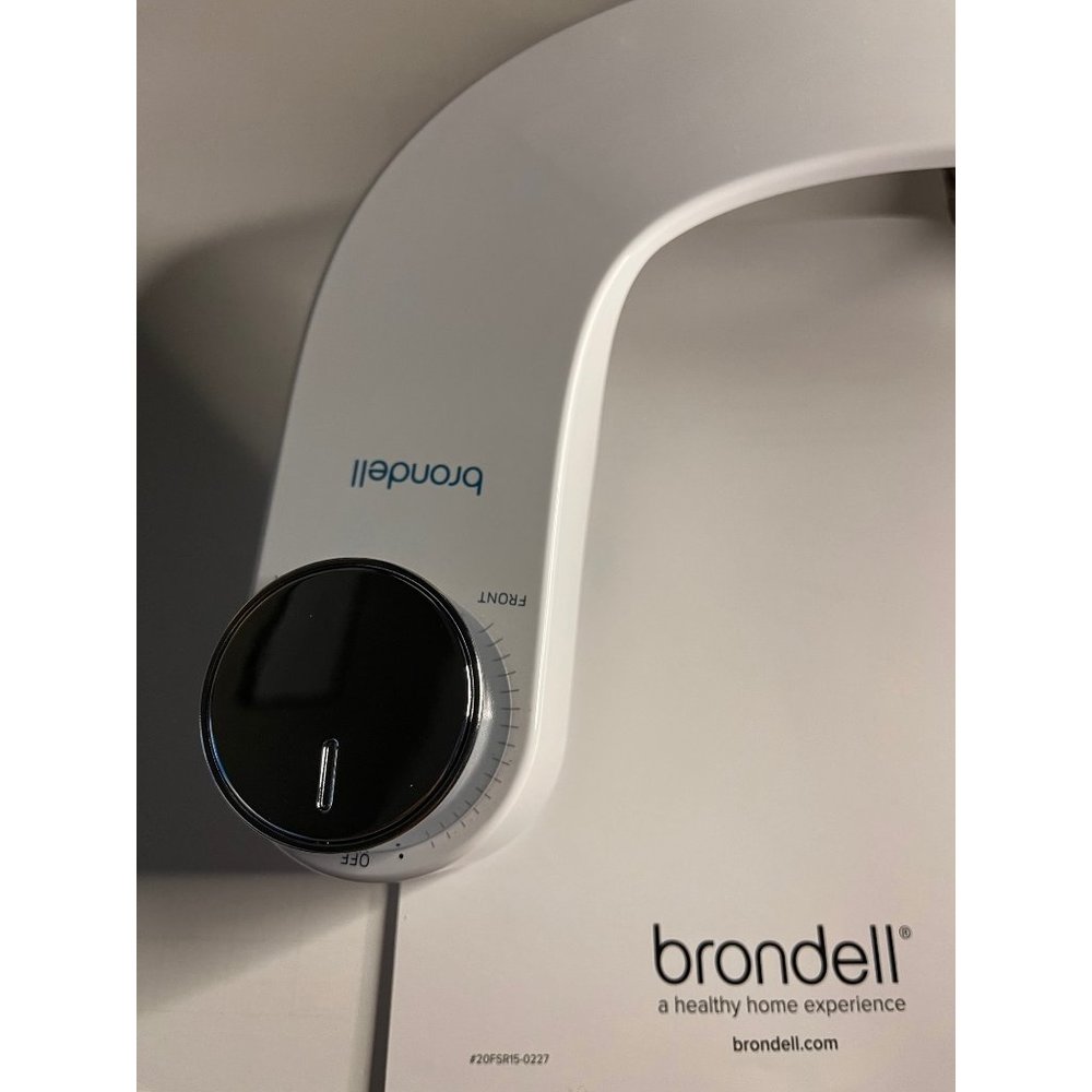 BRONDEL FreshSpa Comfort+ Ambient Temperature Non-Electric Bidet Attachment in W